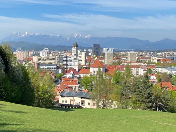 hwingo's tweet photo. #Slovenia's #5G upgrade takes just one week https://t.co/52JBIn3wtc. #Broadband #Digital #Cyber #TelekomSlovenije #Ericsson #SmartCity #TrustedCity #RAN #PacketCore #EU #Europe @TelekomSlo @ericsson @EricssonNetwork @EricssonLabs #NATO https://t.co/Cgr17twsw3