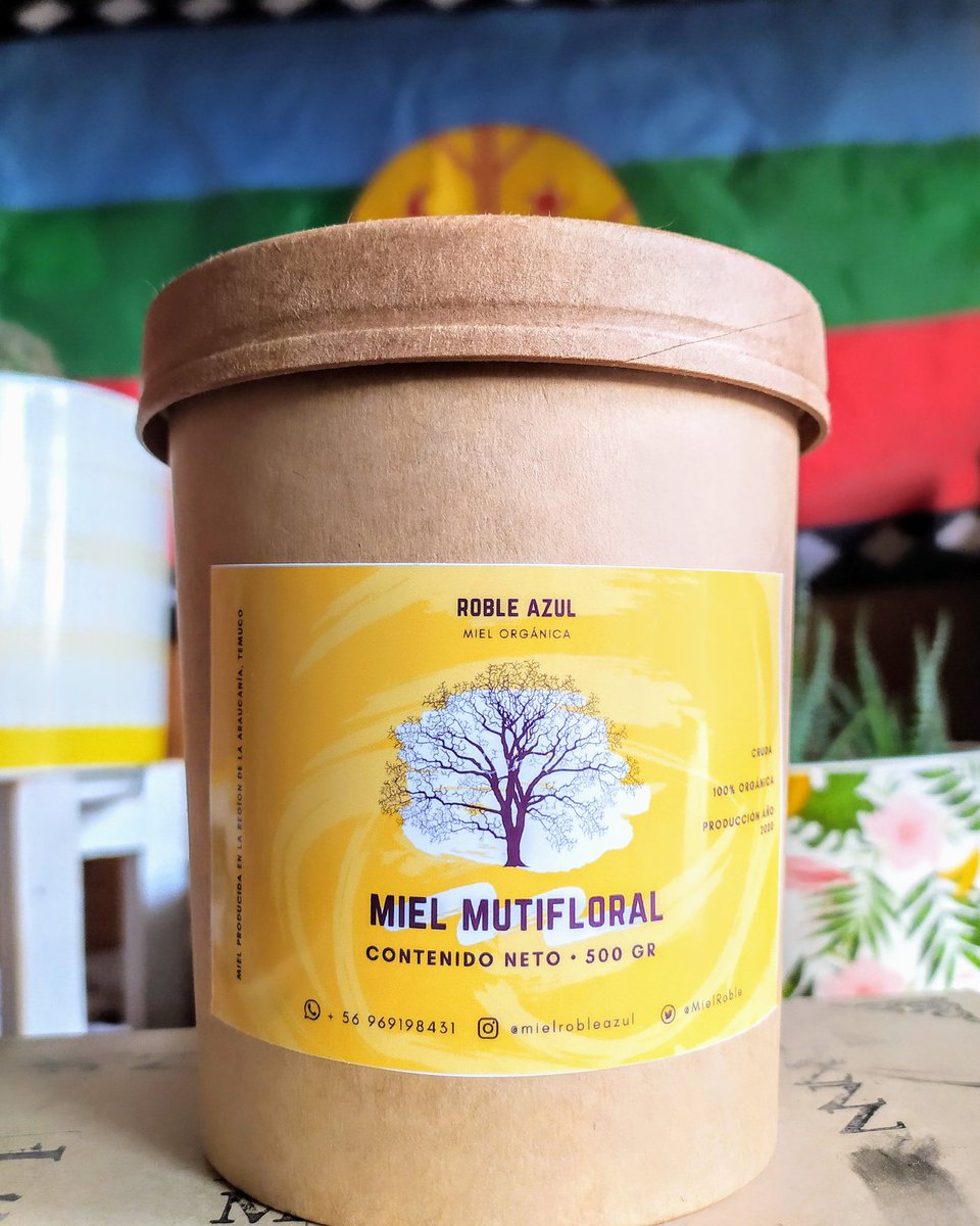 MielRoble's tweet photo. Miel Multifloral.
¿Cómo es? 
Es aromática, dulce, con aroma a azahar, hierbas silvestres, boldo, peumo.
Viene en este súper envase que la protege. Y que además es reutilizable ♻️
Incluso, si tienes tu propio envase, llevamos la miel a tu hogar, sin ocupar un nuevo envase! 🐝🍯🐝 https://t.co/wkSl6E3sFc