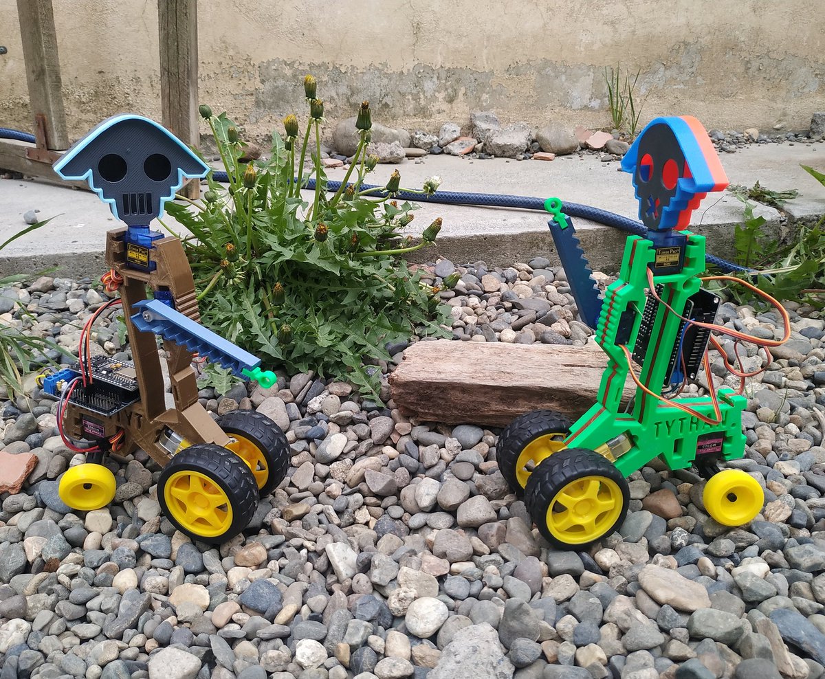 ffespechen's tweet photo. Domingo muy productivo, terminando con la programación de los robots #Tythan para la 3ra Competencia de Robots en Río Gallegos.

@Zimatech1 #roboticaPatagonia 

#robot #esp8266 #esp32 #arduino #robots #code #programacion #programming https://t.co/QMdSyks6Xv