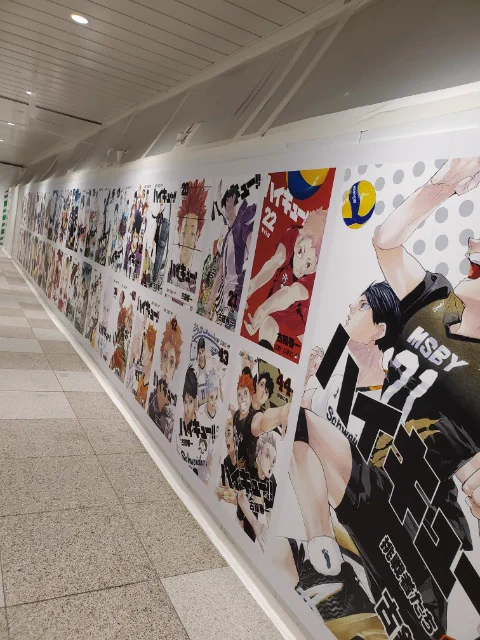 【ハイキュー！！】新宿駅の東西通路がハイキューで埋め尽くされる！！