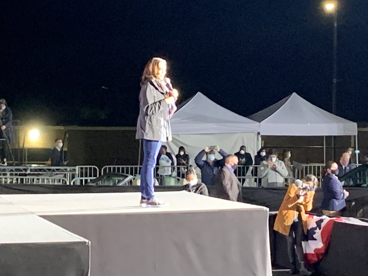 RonnieChatterji's tweet photo. Honor to be part of the opening act for our next VP in Fayetteville. Hearing โฆ@KamalaHarrisโฉ pronounce my last name perfectly was pretty cool! #ncpol #RonnieForNC #TheNerdWeNeed https://t.co/YOwDDkNgso