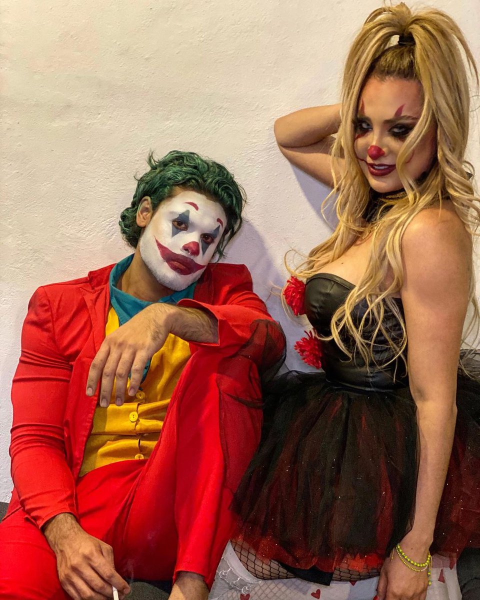 iangarciamx's tweet photo. “La normalidad es una ilusión lo que es normal para la araña es un caos para la mosca”
Gracias a @ECDTOFICIAL por el vestuario, @leonel_mada_makeup por el #makeup y a Damaris por ser tan buena compañera ❤️
.
#happyhalloween #jocker #itwoman #clowns #clownmakeup https://t.co/WLo5GXj1wL