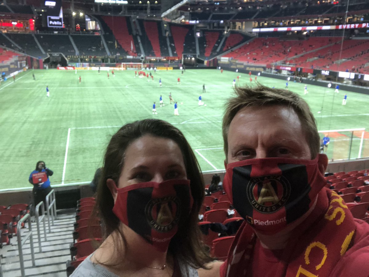 Fincksta's tweet image. Representing in the ATL!  Let’s go United, so happy to be back, see the smiles in our eyes!  We will win tonight!    #ATLUTD #maskup