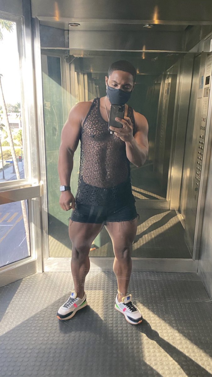 DailyDeAngelo's tweet photo. DeAngelo Jackson via IG Story on October 31, 2020. | @DeAngeloJxxx https://t.co/sx1sTUgYKm