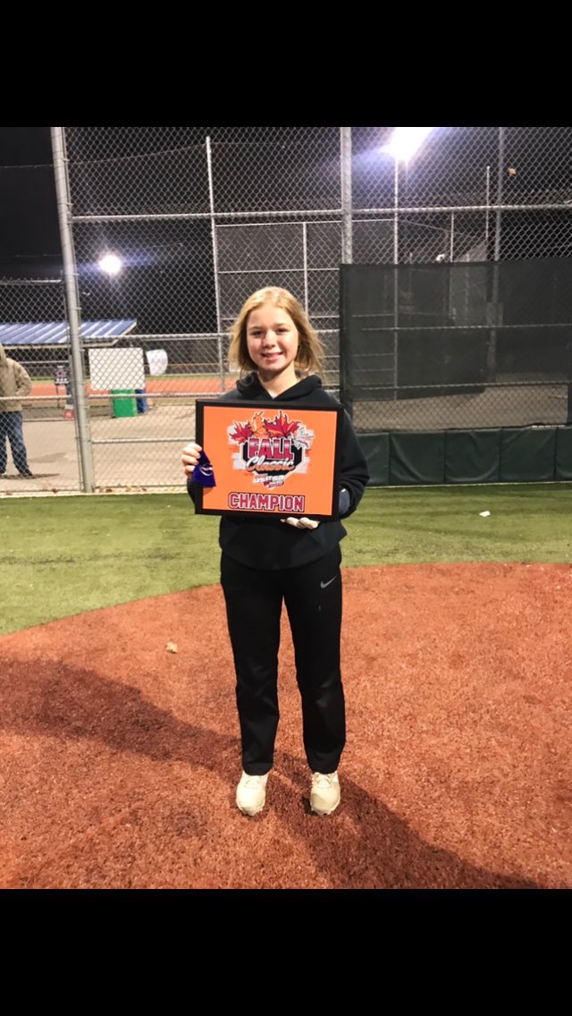 RiedmanAlyssa's tweet photo. fall classic usssa champions.  Snow and 30 degree weather isn’t always easy. #pushedthrough #lasers #laserssoftball #softball https://t.co/NHn5vEZX2f