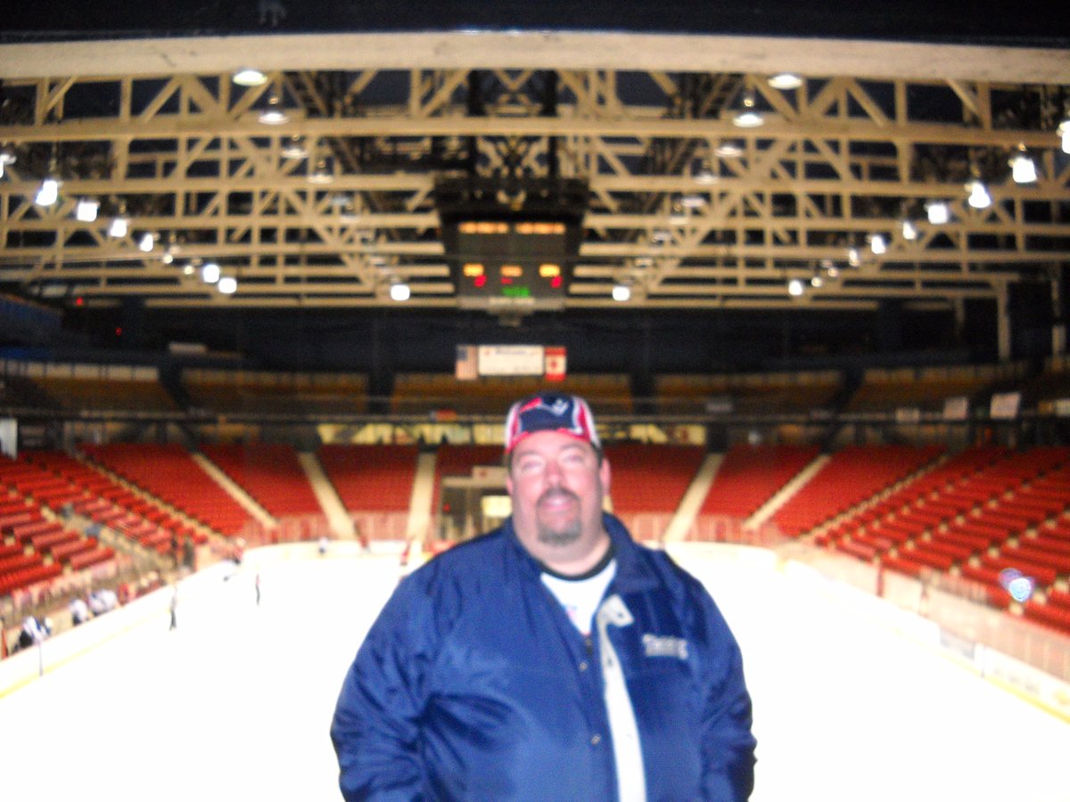 There is one more rink I've visited-Herb Brooks Arena in Lake Placid, NY. I was at these Olympics in 1980, but my non-sports loving father wouldn't splurge for hockey tickets. We saw free speed skating & ski jumping instead. Do you believe in miracles?