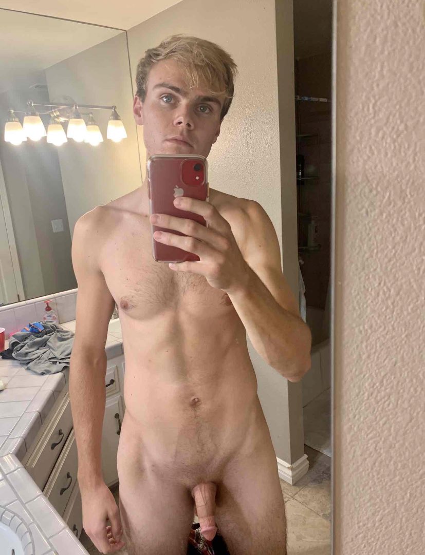 baiting101's tweet photo. Robbie https://t.co/7Zx0hfTKXU