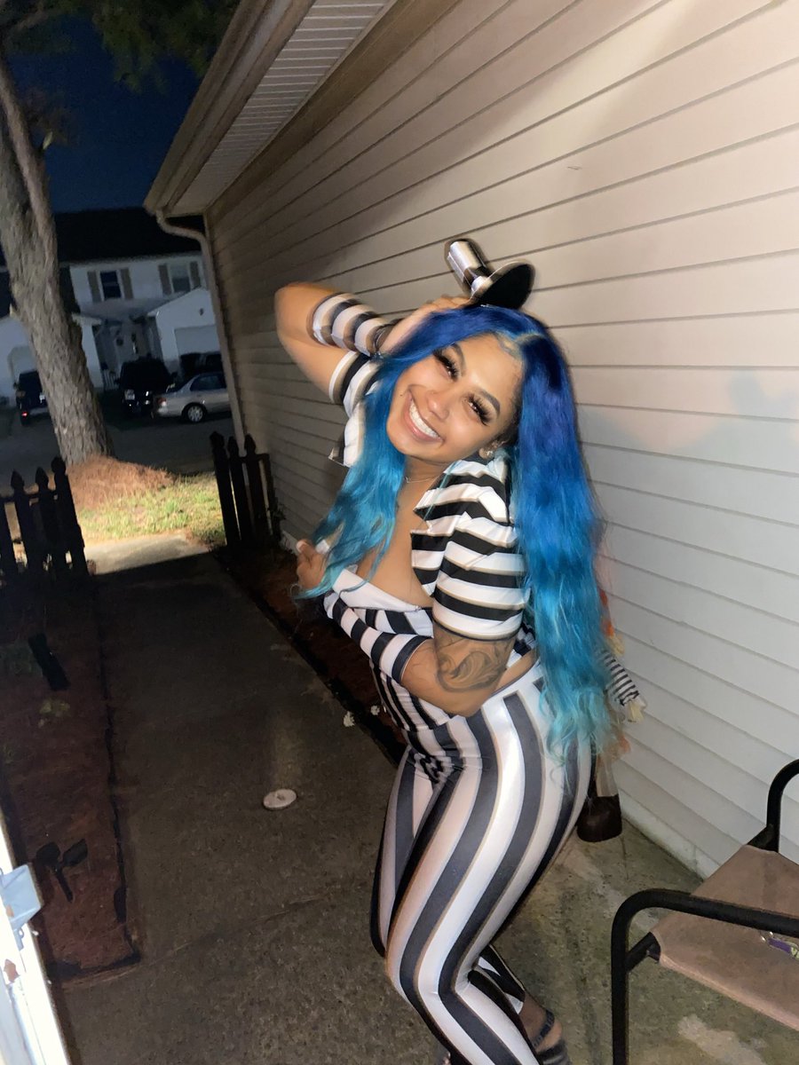 deeeannaax2's tweet photo. Flyer than bettlejuice bettlejuice beetlejuice 🧟‍♂️🎃 https://t.co/MohRrWh65k