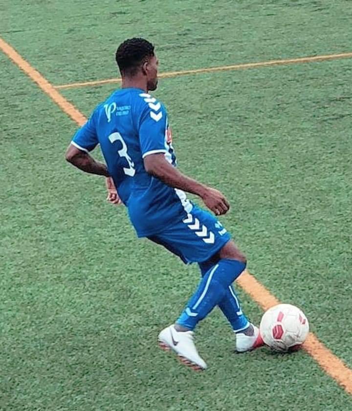 Salir de casa con una ilusión de ser futbolista profesional