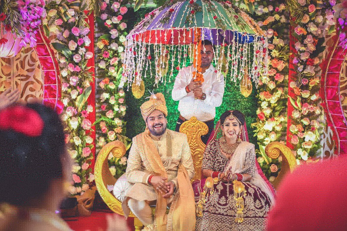 sauravanuraj's tweet photo. Be happy and a reason will come along 😻😻
Wedding Diaries 😻
Nikon Z6 with Tamron 28-75 2.8
#nikonphotography #capturetomorrow #throughyourlens #captureshaadimoments #tamron https://t.co/rLPtYrzm2Q