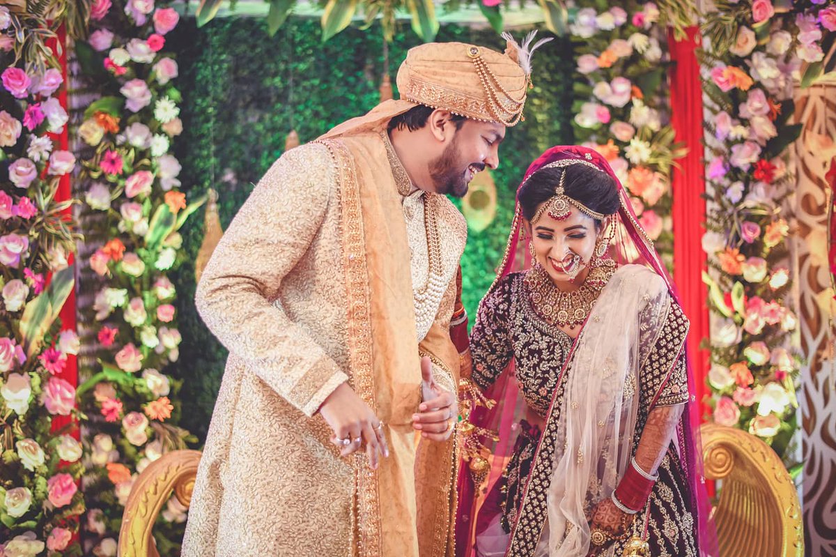 sauravanuraj's tweet photo. Be happy and a reason will come along 😻😻
Wedding Diaries 😻
Nikon Z6 with Tamron 28-75 2.8
#nikonphotography #capturetomorrow #throughyourlens #captureshaadimoments #tamron https://t.co/rLPtYrzm2Q