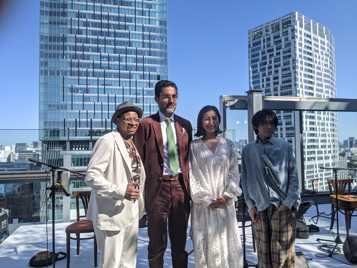 駐日ブラジルエドウアルド・サボイア大使は先週末ボッサ青山の開幕式を行いました。優秀な日本人及びブラジル人ミュージシャンが素晴らしい音楽を披露しました。