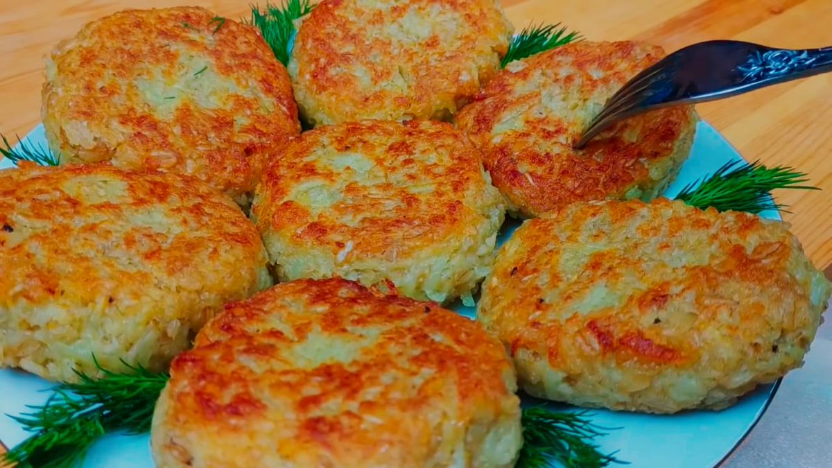 Самые вкусные котлеты из геркулеса. Геркулесовые котлеты. Котлеты из овсянки. Гарнир к котлетам. Овсяные биточки Монастырская кухня.