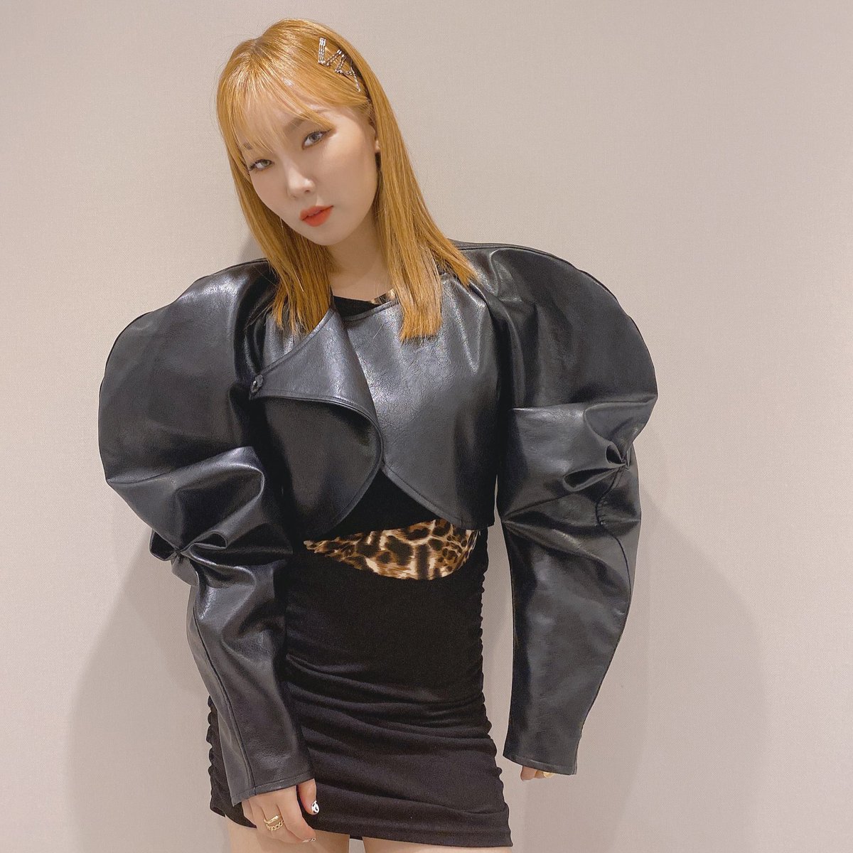 xxent_'s tweet photo. BEHIND THE SCENE OF 7"K"OLOR CONCERT(2020.10.31) #1
⠀
#키니케이 #노디시카
#포엔 #열두달 https://t.co/LPZ9qKFOwF