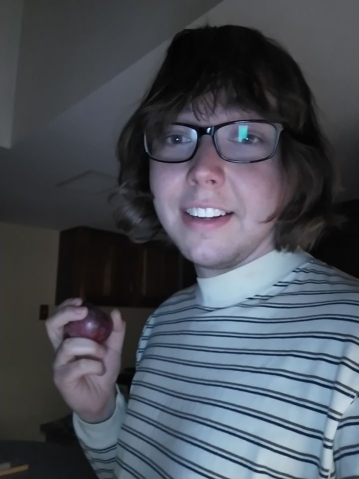 queenDavideArt's tweet photo. my low-effort halloween costume: @agcook404 https://t.co/jpV2XXdEyT