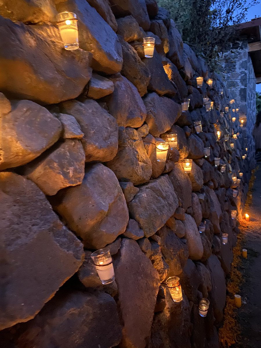 vanesabarahona_'s tweet photo. Es maravilloso compartir con quiénes impulsan la herencia cultural,gastronómica, artesanal,así como tradiciones de #Puebla, durante el recorrido de la Finca @FMarianayMarcos en @HTochimilco como parte de las actividades de #DesignWeekPuebla, en su cierre de ruta. 
#LoveDesigne https://t.co/OdswJX2Dfo