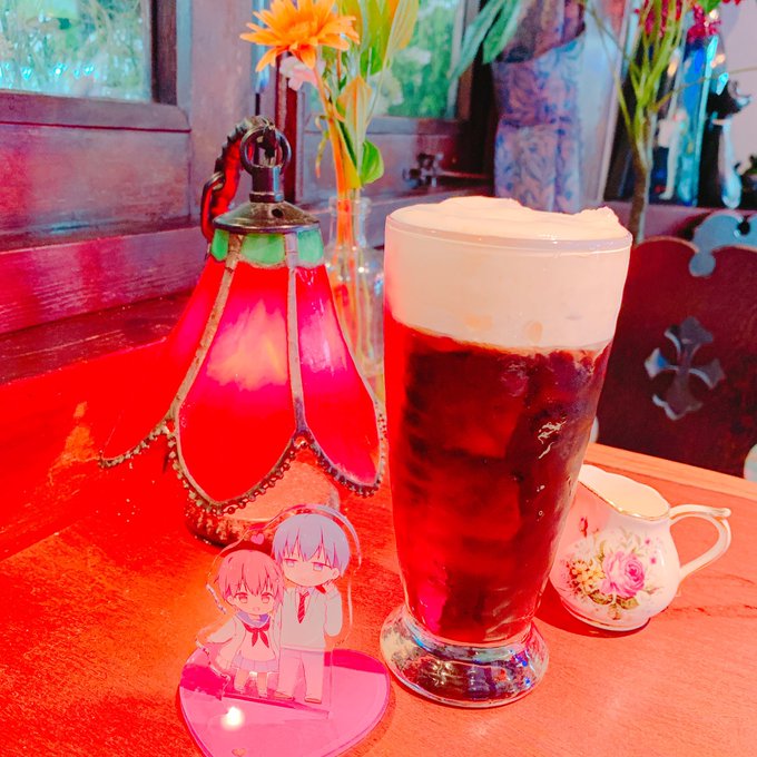 用事終わってモーニング☺️黒ビールみたいなアイスコーヒ〜🍺上のモコモコはアイスクリームだよ 