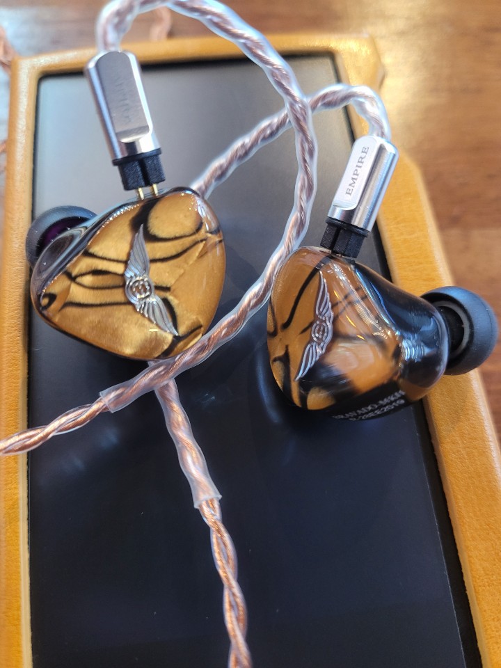 全部買いました 早いうちにレビューしてみます。Empire earsの第2世代