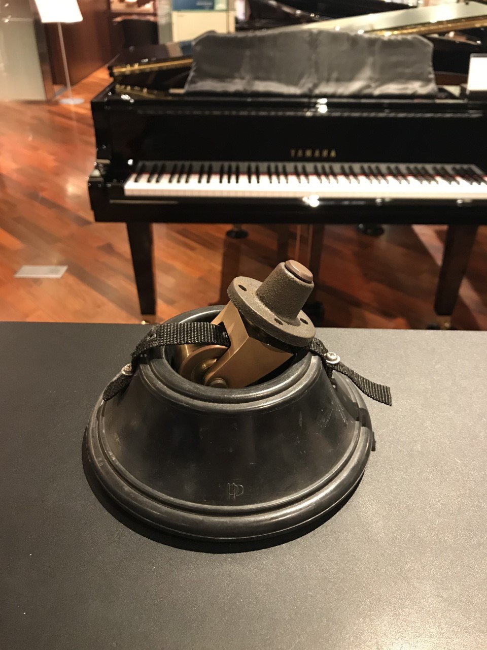 FTG-D-GP-BK グランドピアノ用 フトーゴム台 ブラック 安全確保の為