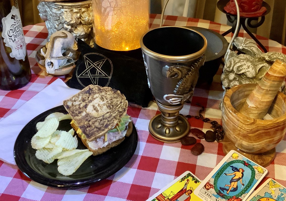 Chikwitch's tweet photo. @GISH #GISHoween #GISHMiniHunt #Item38 - SandWitch
@RuthieConnell on a sandwich. A witch of Rowena’s stature takes her sandwitch with a beastly wine, mixed fragrant herbs burning in her mini cauldron, the skull of an old familiar or two and her luncheon tarot deck. https://t.co/kp1qEYmrdt