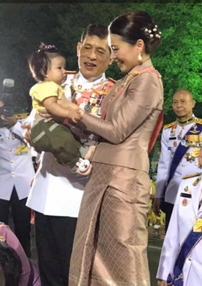 RonS73454736's tweet photo. #2พยเรารักในหลวง https://t.co/6vG2LazNit