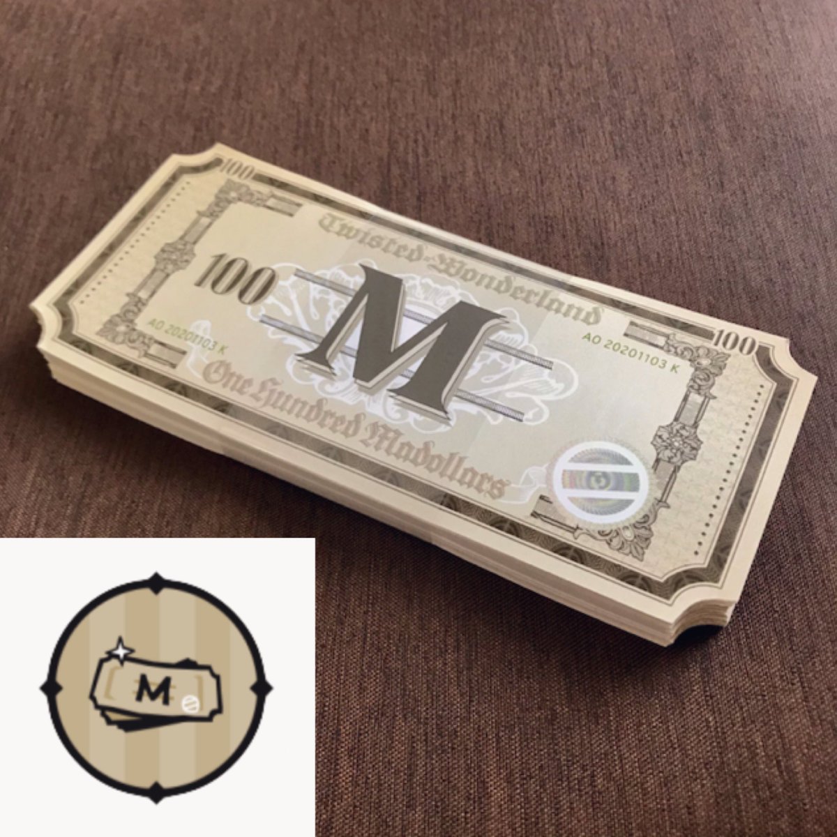 印刷届いた〜！💵 10000表記したら急に日本円の野暮ったさが出たのでドルに習って100マドルにしてみた。 隠れミッキーもいるの☺