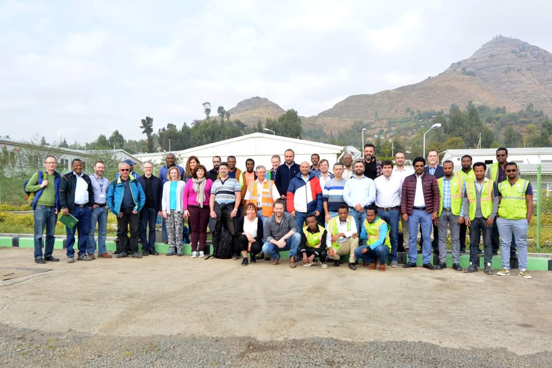 AbdulkeriMo2's tweet photo. ERC family is always proud to stand by the community side.
We have built the infrastructure to drink water for the people who live near the project area #kombolcha #Kebele 07. The water reservoir could supply 5000 people per day! We have fixed around a 5 km pipeline to reach. https://t.co/o7ng9oYYDi