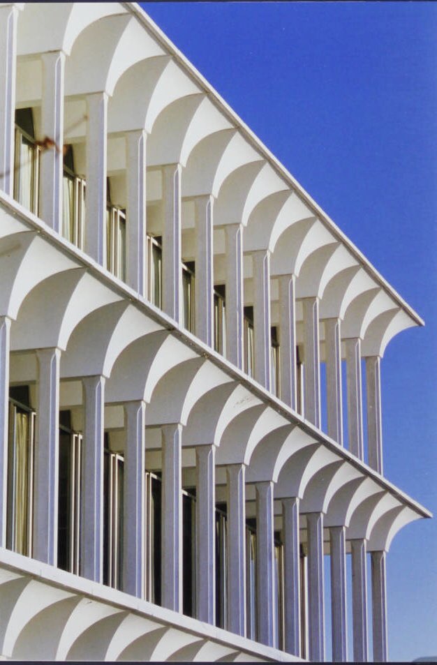 JoshLipnik's tweet photo. Minoru Yamasaki, Butler University Irwin Library (1963) Indianapolis, IN

Photos via Butler University Digital Image Collections https://t.co/RwrhvSTqdM