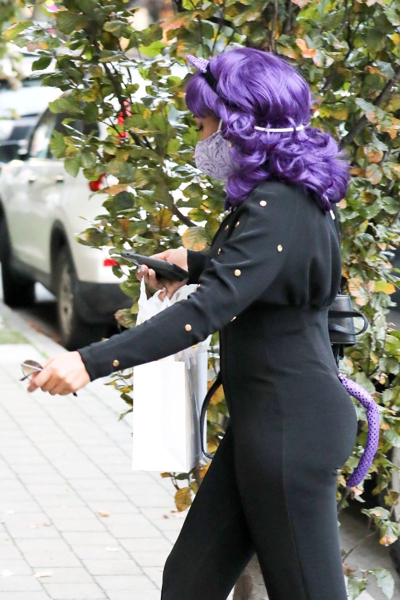 WestAllenWorld's tweet photo. 📷| Candice Patton arriving at Vanessa Morgan's Halloween party day 10/31 #TheFlash https://t.co/9t7ZNDqwxC
