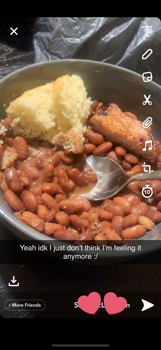 Nichole57034165's tweet photo. Not me ending things with a bumble boy via cornbread 😳😂 https://t.co/gVfVONjsh4