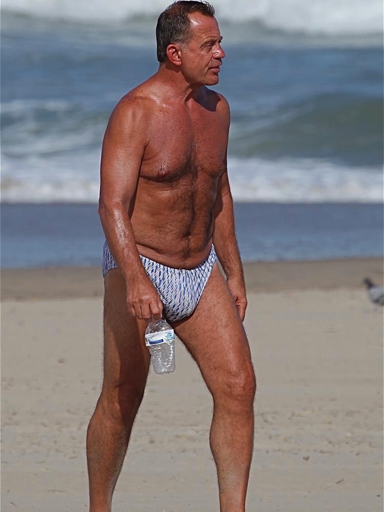 neksimarik's tweet photo. #hairy #oldermen #daddy #maturemen #dilf #maturehairyoldermen #raigingdaddy #nakedoldman https://t.co/Fnxxgc46DK