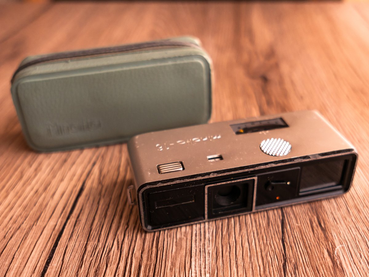 dengekigamer's tweet photo. (3/3) Sadly and thats not a secret, its success was very limited and most Peopled bought the trusty 35mm Film Cameras.
#camera #minolta #minolta16 #spy #subminiaturecamera #16mmfilm
#retrotech #retro #vintage #old #electronics https://t.co/U5YRni4lxN