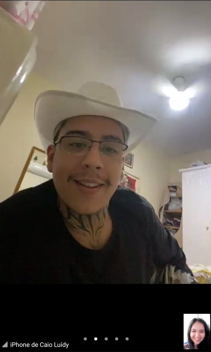 FcClassA's tweet image. A reunião rendeu muito papo, muita fofoca e claro, muito amor! Eu amo demais o Caio. Eu nunca vou abandoná-lo. ❤ | @OIKCL