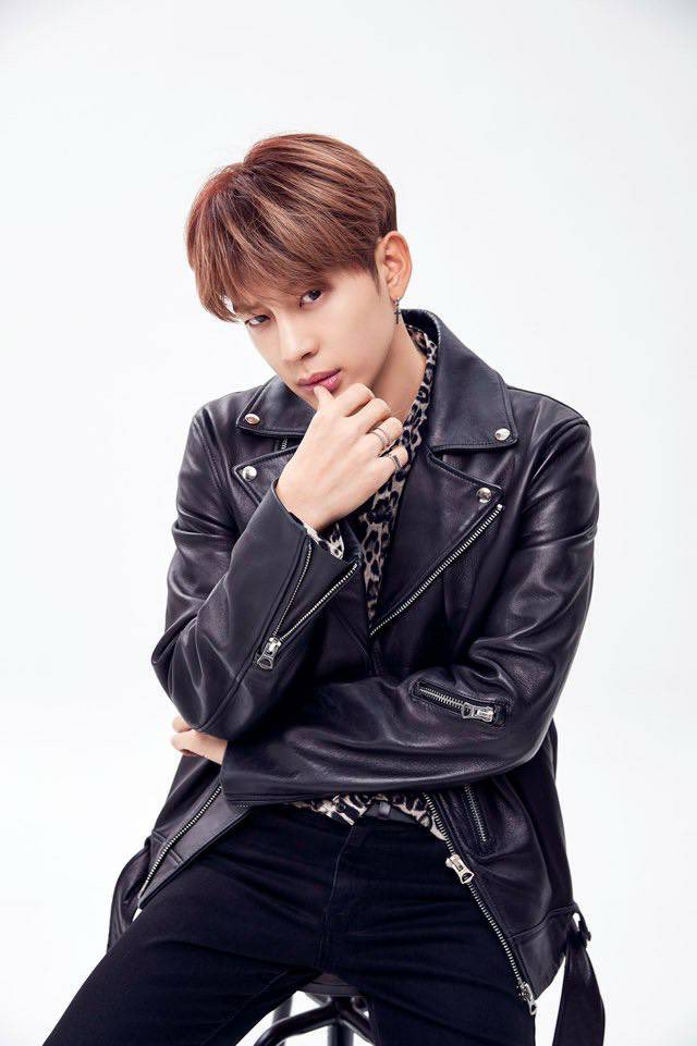 FCLIVE_official's tweet photo. /
🔔🎟予約受付中🥰
🍀#SE7EN PREMIUM ONLINE EVENT
HAPPY SE7EN DAY🍀
＼

⏰11月7日(土)
1部⭐️15時〜(サイン会:16時半〜)
2部⭐️19時〜(サイン会:20時半〜)

🎪 #FCLIVE

❤️特典付きチケットあり‼️

🎫詳細↓
https://t.co/1E8hW2ZRD3

たくさんの応援と関心をお願いします🥰

@officialse7en https://t.co/gXfq83LvO5