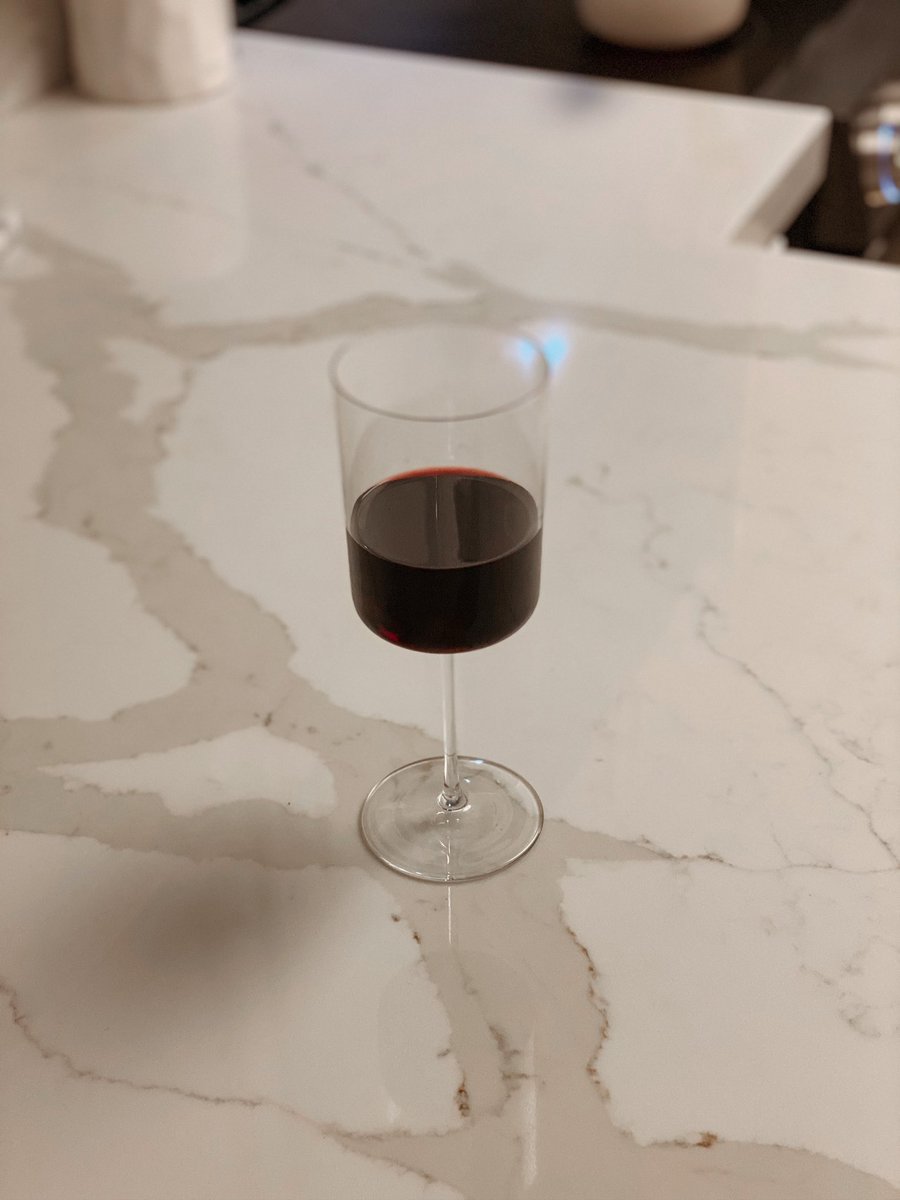 damaris___s's tweet photo. Wild Sunday. #wine #redwine https://t.co/JRL7mVJNkj