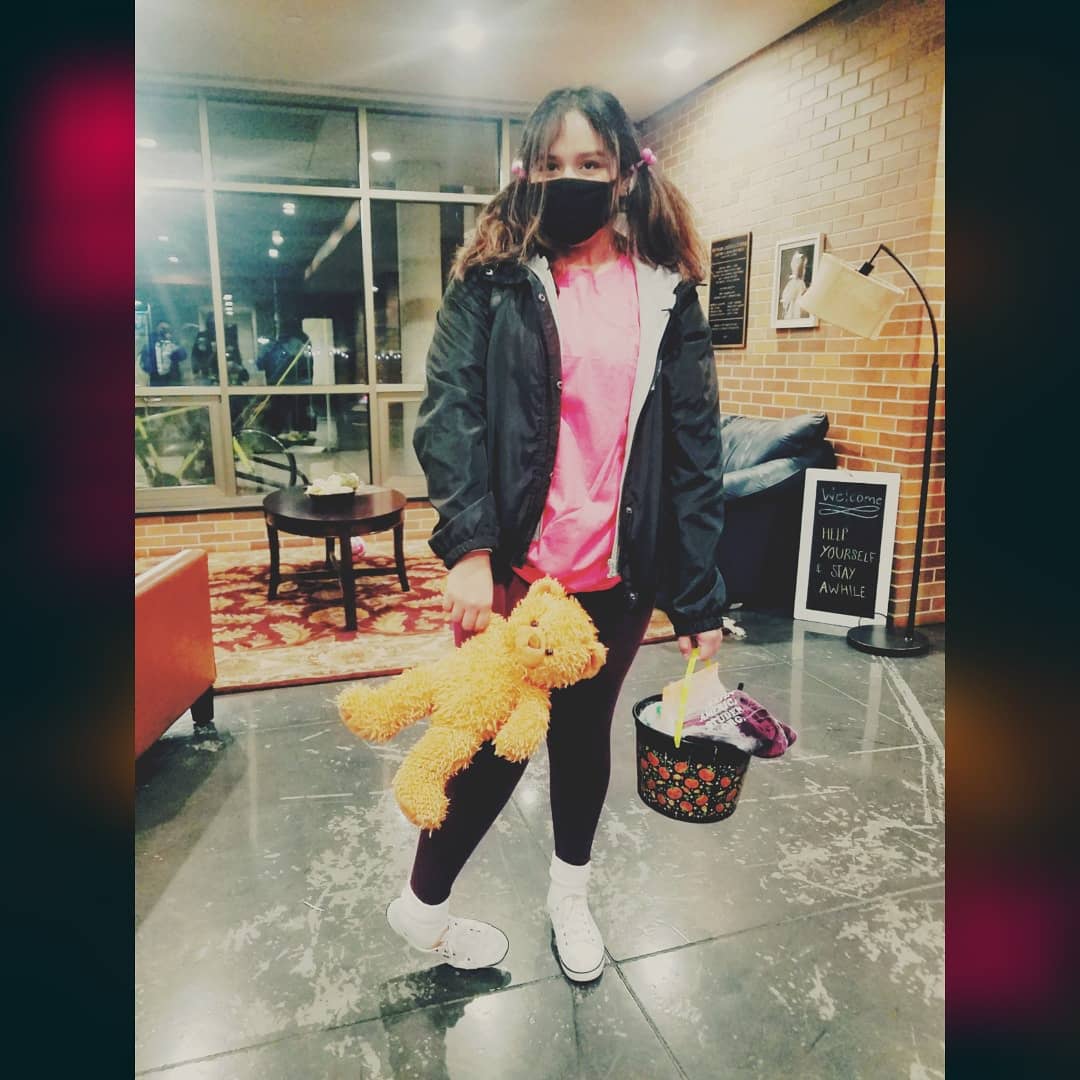 EIU_LASO's tweet photo. Thank You all for coming out to our Bonfire Event Friday Night!! We had a wonderful time hanging out with y'all!!😊
Congrats to Mariana Trejo for winning the Costume Contest!! Thank You to all of our other participants as well, we loved seeing all of your costumes!!🎃 #eiulaso https://t.co/BeOCKBFrtp