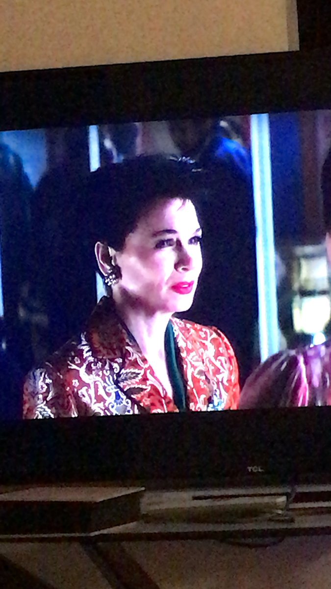 Crumbsindacouch's tweet photo. Holy friggin crap Renee Zellweger NAILED Judy!!! #JudyGarland #JudyMovie #hulu #crumbsindacouch https://t.co/v6h0InlyoA