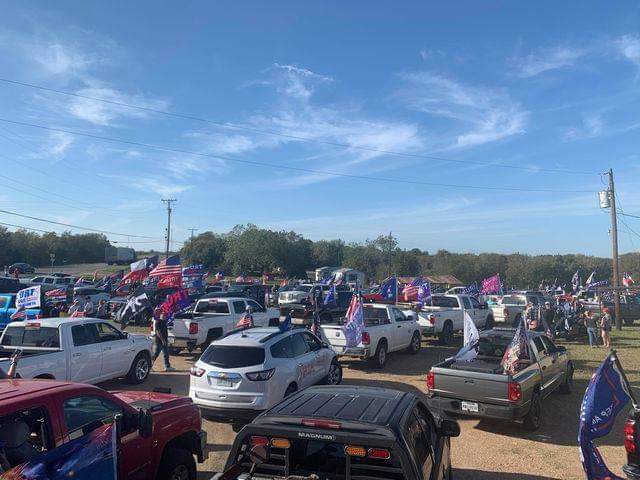 utchic2's tweet photo. @IngrahamAngle TrumpRally today in small Texas town...Texans love him https://t.co/S0EvJOySkC
