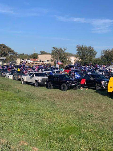 utchic2's tweet photo. @IngrahamAngle TrumpRally today in small Texas town...Texans love him https://t.co/S0EvJOySkC