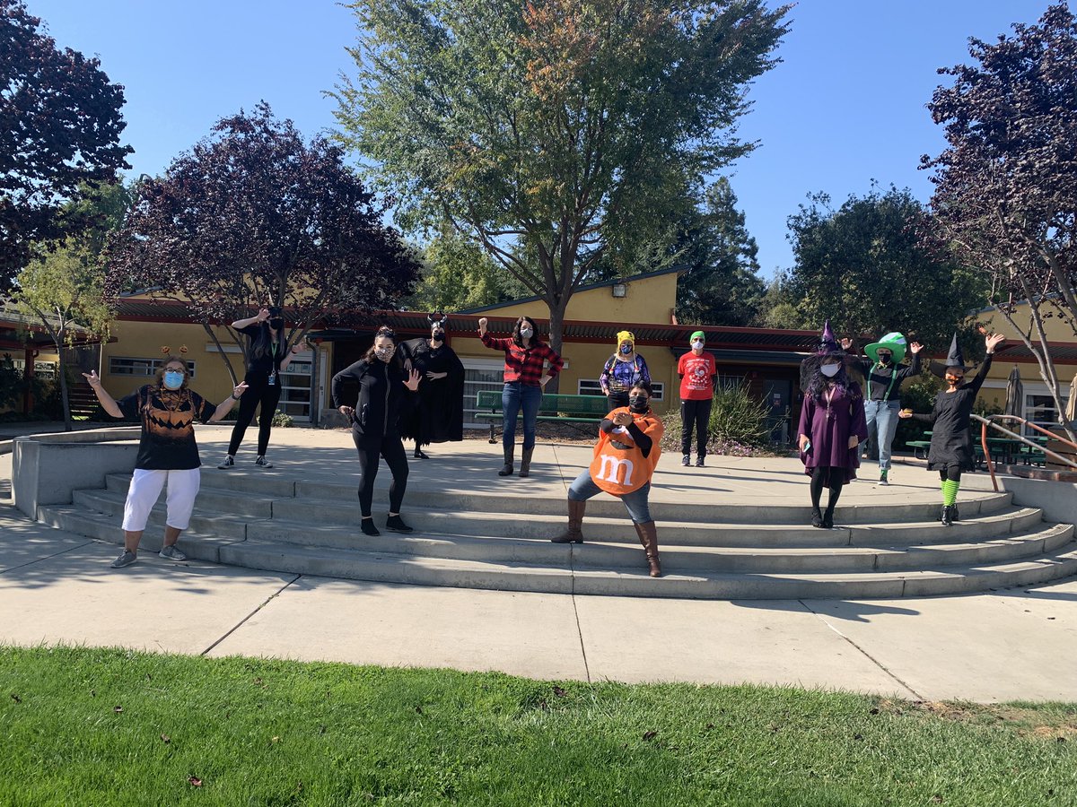 Blach School tweet media