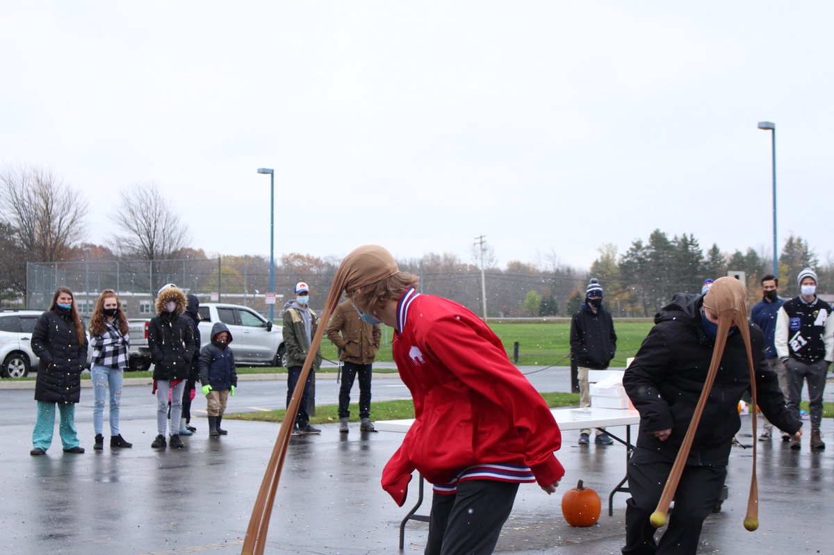 EAHSSpiritClub's tweet photo. Some amazing Fall Fest Highlights from this Friday’s senior pep assembly ! Thank you to our amazing hosts for making the past week a great one and toughing it out in the cold weather !! https://t.co/5na3DKgsth