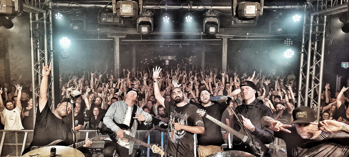 Hamtown, what a night. Between Shelton shooting everyone with 1L hand sanitiser &amp; throwing hummus, a legend crowd surfing in a wheelchair, some dude doing a shoey on stage &amp; Brad King crashing a limescooter cause he thought a kerb was a ramp we believe a good time was had by all.