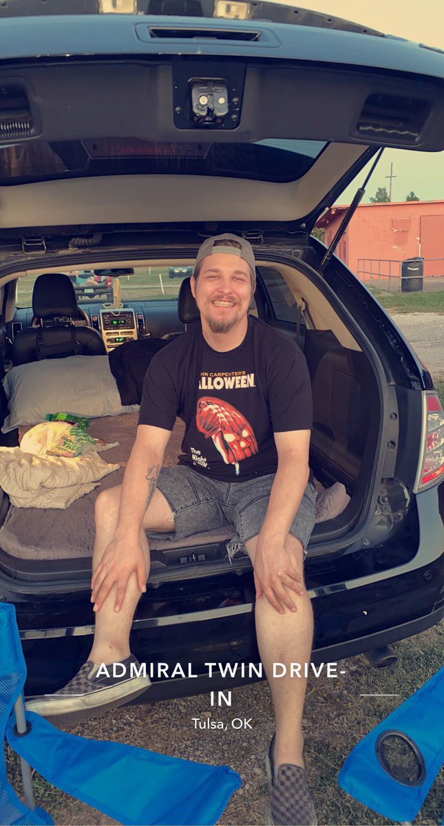 hannahashlyn7's tweet photo. Forgot to post this but @drew_proctor and I had the cutest drive in date! It was his first time at a drive in❤️ https://t.co/K7jtM5Q4kx