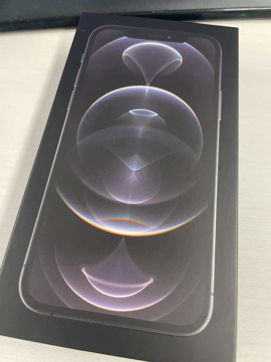 YoheiOda's tweet photo. 今日から12デビュー！
#iphone12pro https://t.co/aevMbUgZ1A