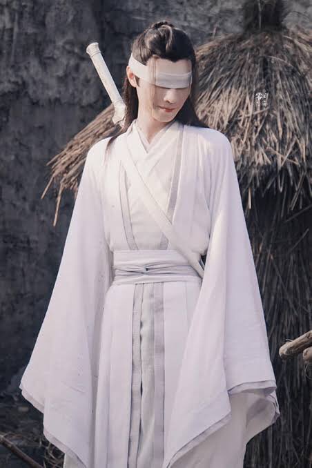 Xiao Xingchen, all he wanted to be was good, can’t see but can’t recognise his worst enemy’s voice either. Dug out his eyes to get away from the boring ass Song Lan.