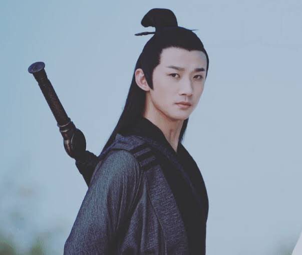 Song Lan: Xiao Xingchen’s ex-boyfriend. Boring as hell, wbk why Xingchen broke up. Can’t smile and won’t let you smile. B o r i n g.