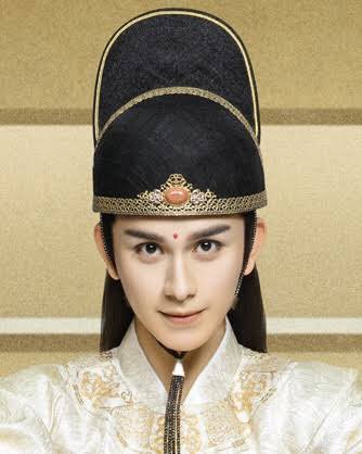 Jiggy/ Jin Guangyao: he’s a cat boy who committed incest, no biggie, killed people, no biggie either. Is secretly the biggest believer of Nihilism, ended up confessing everything yet it did nothing. Has eyes for Lan Xichen’s ass, taps it occasionally.