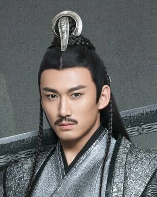 Nie Mingjue: thicc ass god, no more explanation needed. We mortals collectively thirst for him. Choke me with your thighs kind of a person.