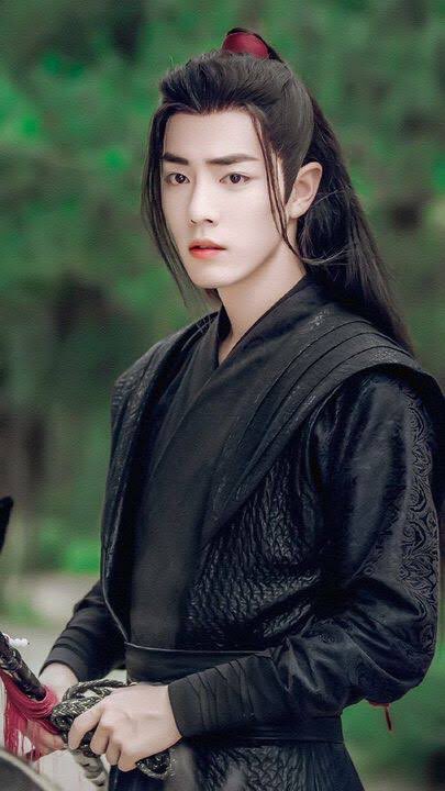 The main clowns: a righteous gay and a chaotic sexy necromancer.