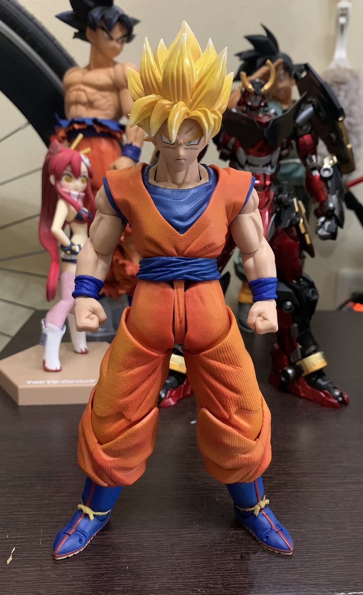 チャーハン ドラゴンボール 孫悟空 イマジネーションワークス アクションフィギュア シームレス関節や 道着の柔軟性 上半身 と まったく新しいフィギュアとして発売された イマジネーションワークス 孫悟空 フィギュアーツドラゴンボール よりは いいと